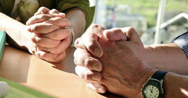 Health share and Medishare plansOlder Couple praying